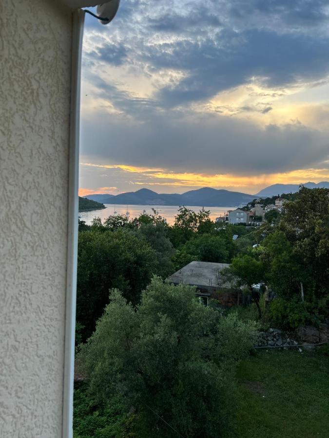 Lazarus Bigova Apartments Τίβατ Εξωτερικό φωτογραφία