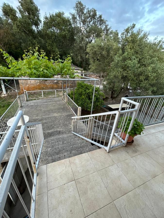 Lazarus Bigova Apartments Τίβατ Εξωτερικό φωτογραφία