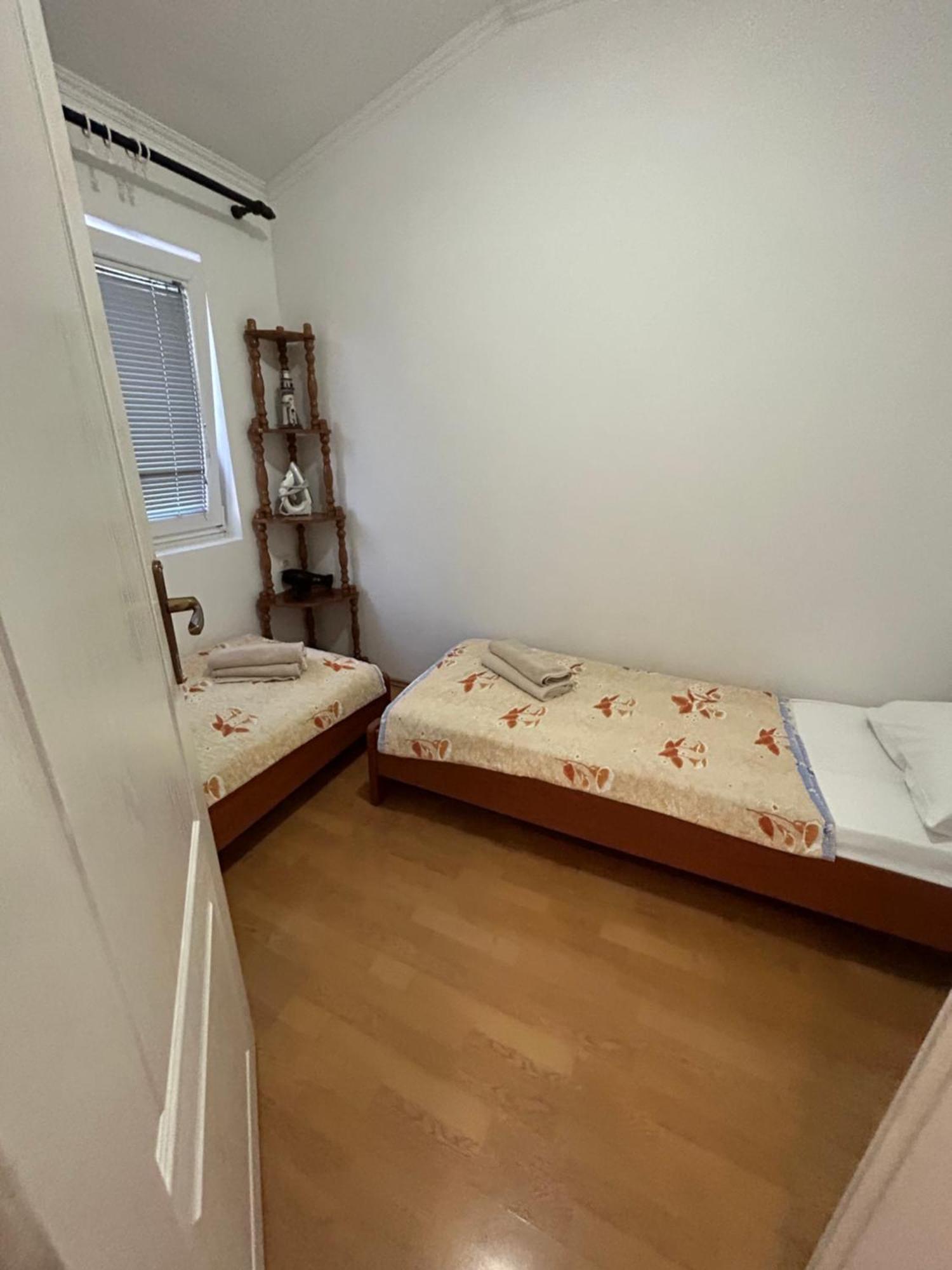 Lazarus Bigova Apartments Τίβατ Εξωτερικό φωτογραφία